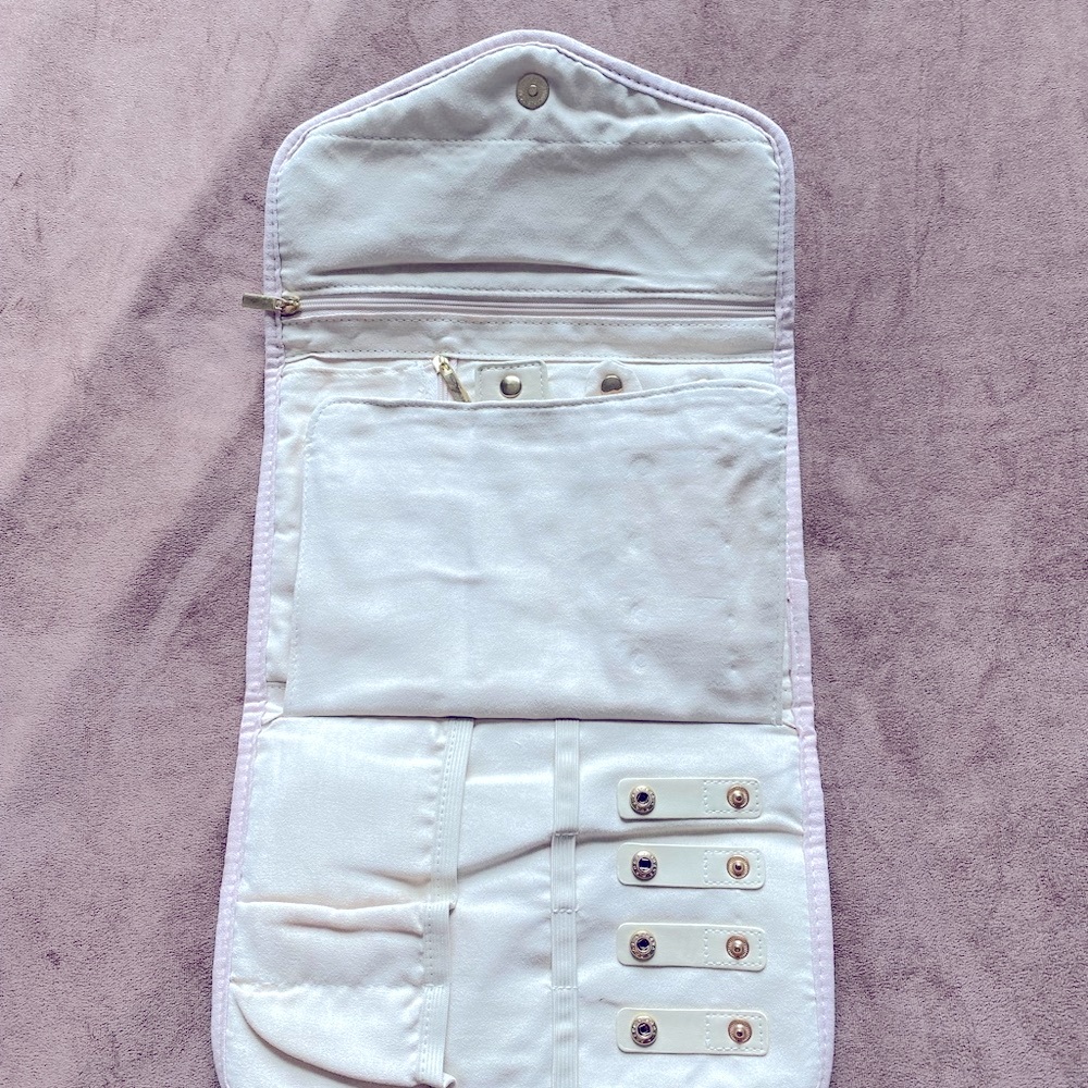 Rownyeon Jewelry Organizer for Rings, Necklaces, Bracelets, Watches, Earrings.